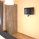 Pigneto7 לינה וארוחת בוקר 3*